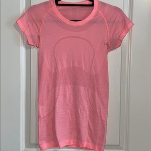 Lululemon swiftly tech short sleeve
